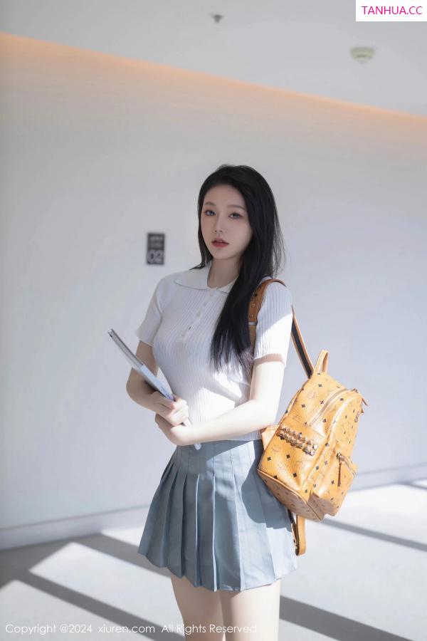 安然Maleah  [XiuRen]高清写真图 2024.06.04 No.8649 安然anran 美腿短裙第4张图片